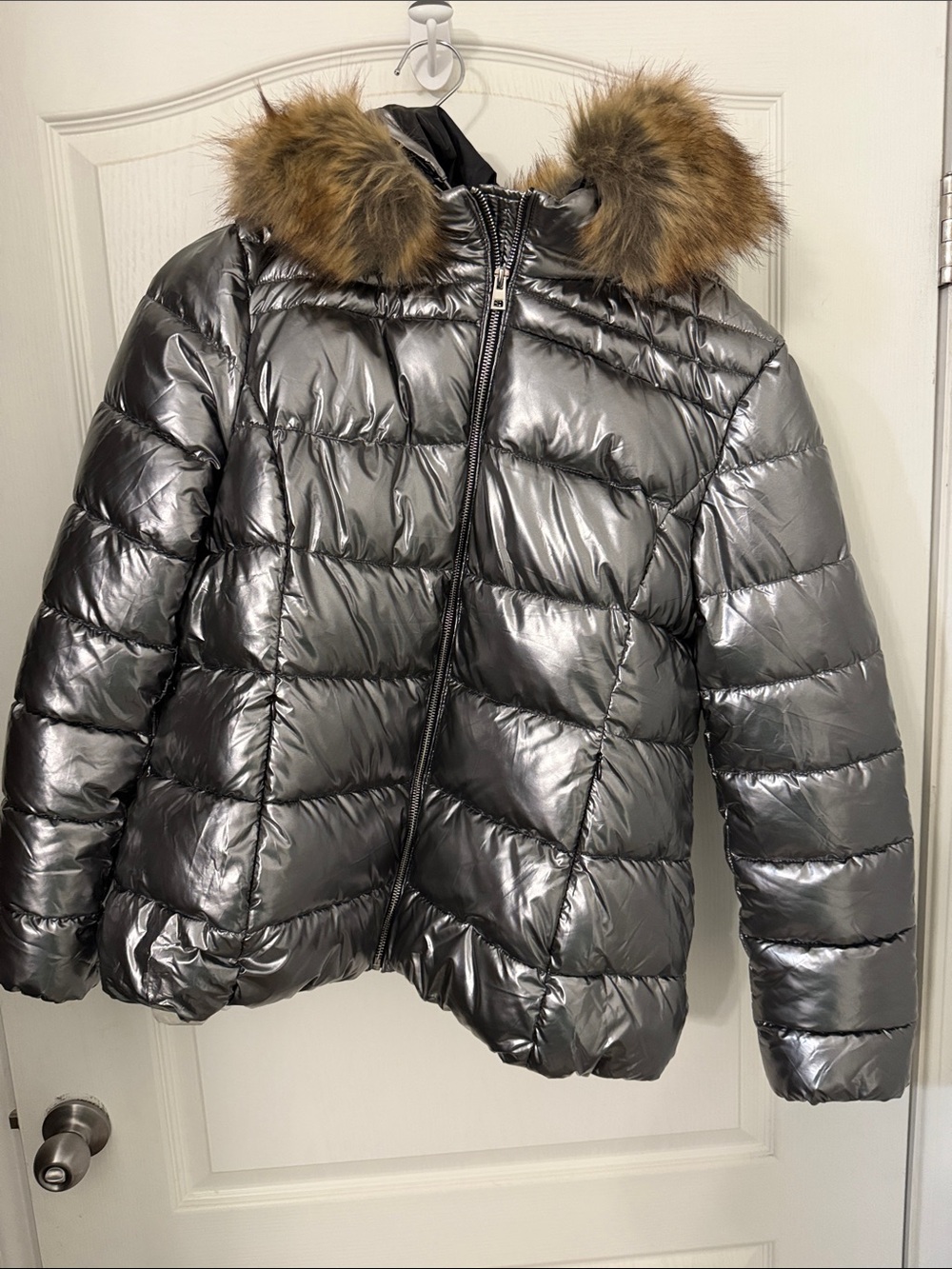 Women's Metallic Gray Puffer Jacket with Faux Fur Trim Hood